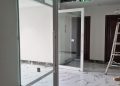Cửa kính chống cháy EI60 2 cánh bản lề sàn