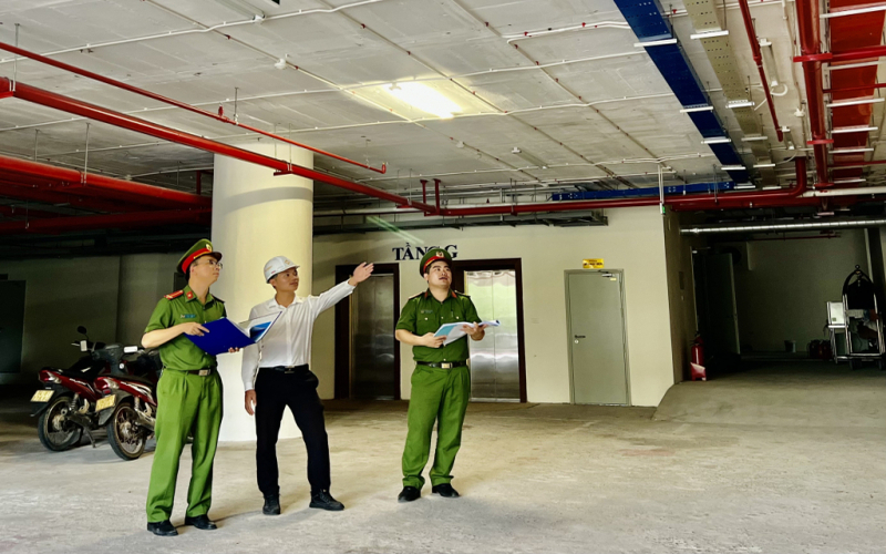 Nghiệm thu cửa chống cháy gồm nhiều công đoạn và cũng là 1 phần trong nghiệm thu PCCC cho cả công trình xây dựng