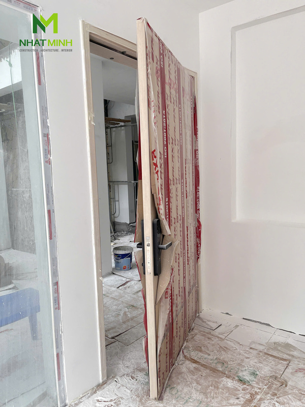 Lắp cửa thép vân gỗ Galaxy & cửa composite HaruHome cho biệt thự Kim Giang, Hà Nội