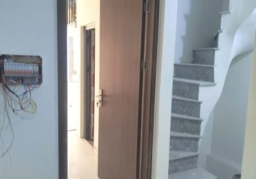 Lắp cửa gỗ nhựa HaruHome cho công trình nhà phố Mỹ Đình, Hà Nội