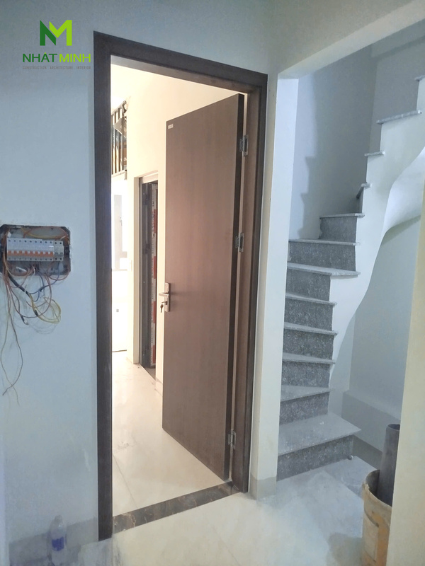 Lắp cửa gỗ nhựa HaruHome cho công trình nhà phố Mỹ Đình, Hà Nội