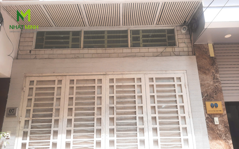 Lắp cửa gỗ nhựa composite HaruHome cho nhà số 7. ngách 6/9 Vĩnh Phúc, Ba Đình, Hà Nội