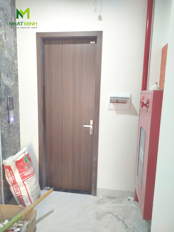 Lắp cửa gỗ nhựa HaruHome cho công trình nhà phố Mỹ Đình, Hà Nội