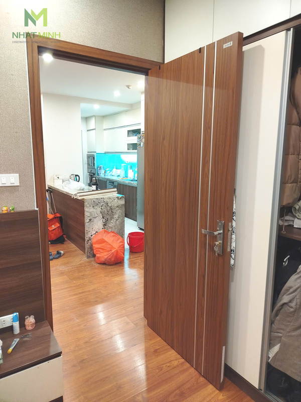 Thi công cửa composite HaruHome cho chung cư Goldsilk, Hà Nội