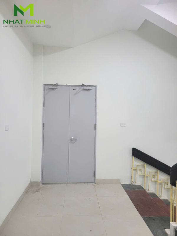 Lắp cửa thép chống cháy EI90 Hisung cho Đại học Mỹ thuật Công nghiệp