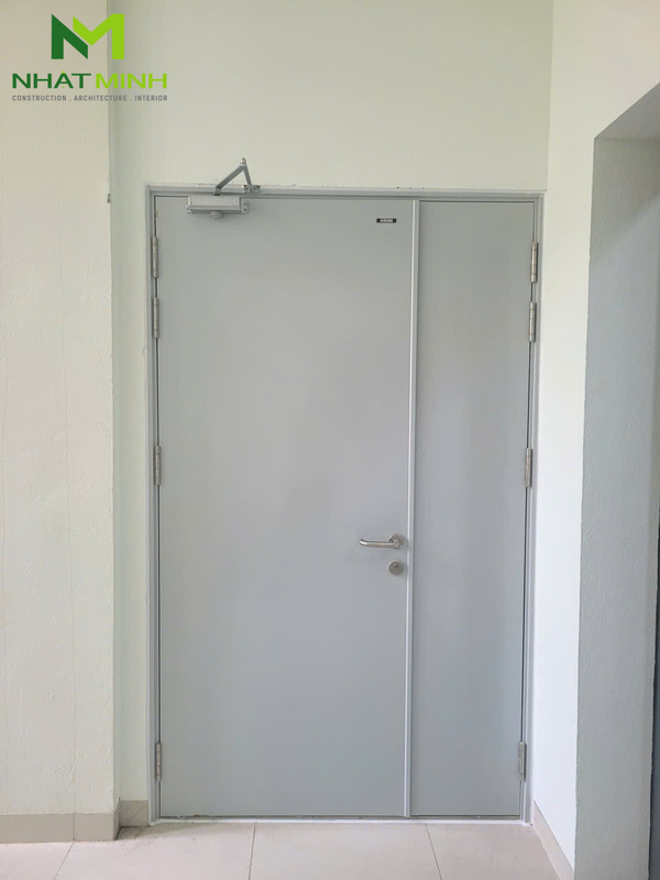 Lắp cửa thép chống cháy EI90 Hisung cho Đại học Mỹ thuật Công nghiệp