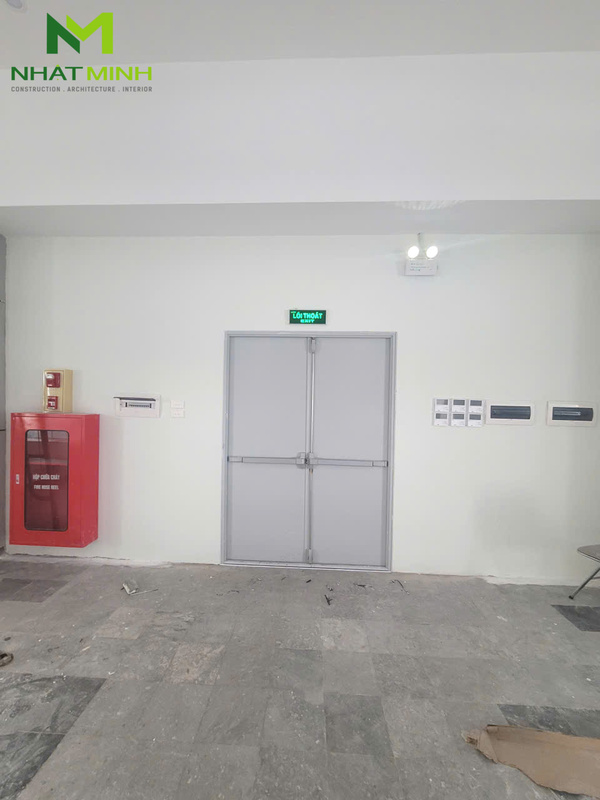 Lắp cửa thép chống cháy EI90 Hisung cho Đại học Mỹ thuật Công nghiệp