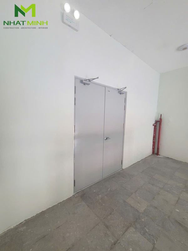 Lắp cửa thép chống cháy EI90 Hisung cho Đại học Mỹ thuật Công nghiệp