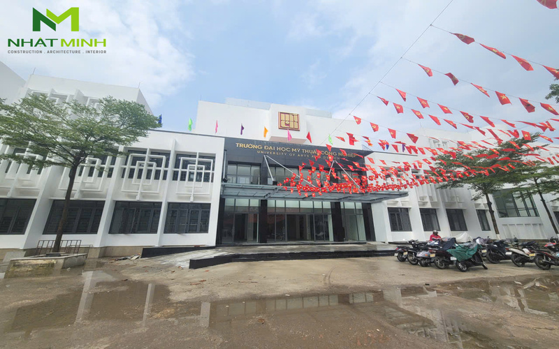 Lắp cửa thép chống cháy EI90 Hisung cho Đại học Mỹ thuật Công nghiệp