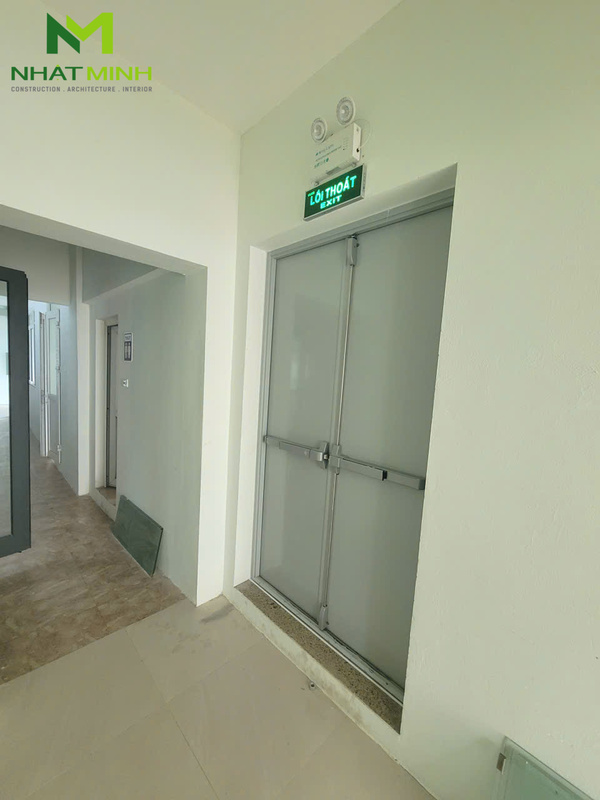 Lắp cửa thép chống cháy EI90 Hisung cho Đại học Mỹ thuật Công nghiệp