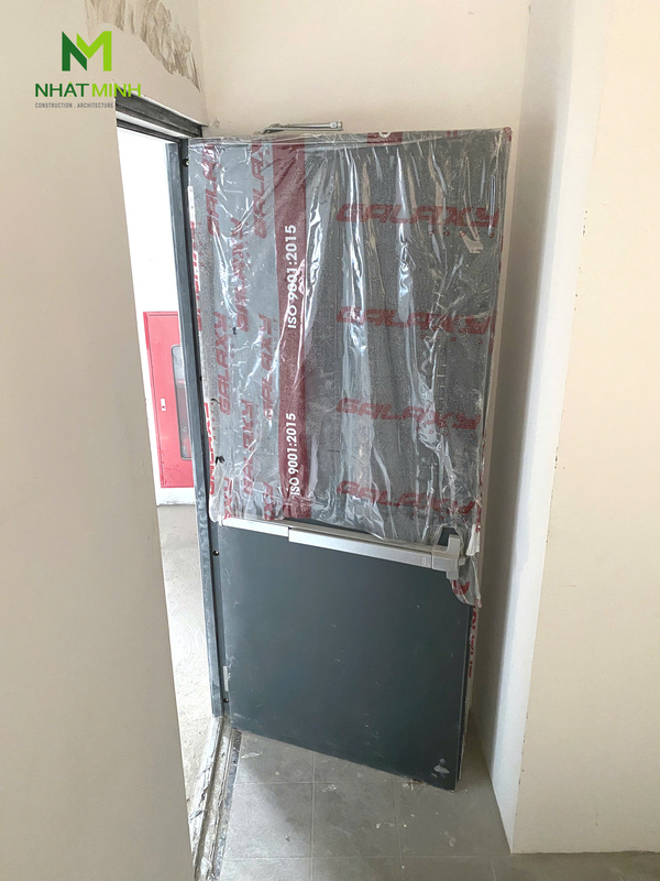 Lắp cửa thép chống cháy EI60 Galaxy cho tòa nhà văn phòng 142 Giảng Võ, Ba Đình, Hà Nội
