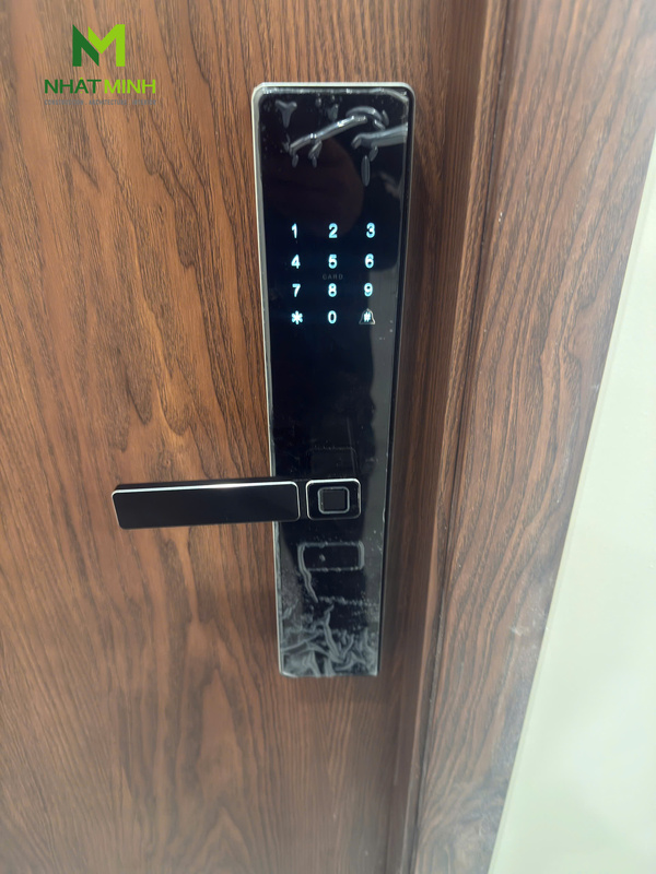 Lắp cửa nhựa composite HaruHome cho công trình 82 Chùa Láng, Hà Nội