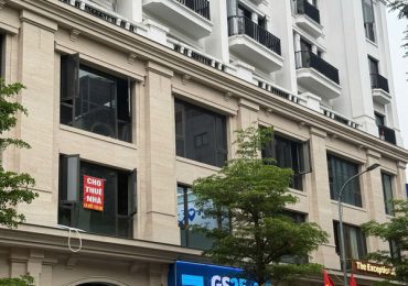 Lắp cửa nhựa composite HaruHome cho công trình 82 Chùa Láng, Hà Nội