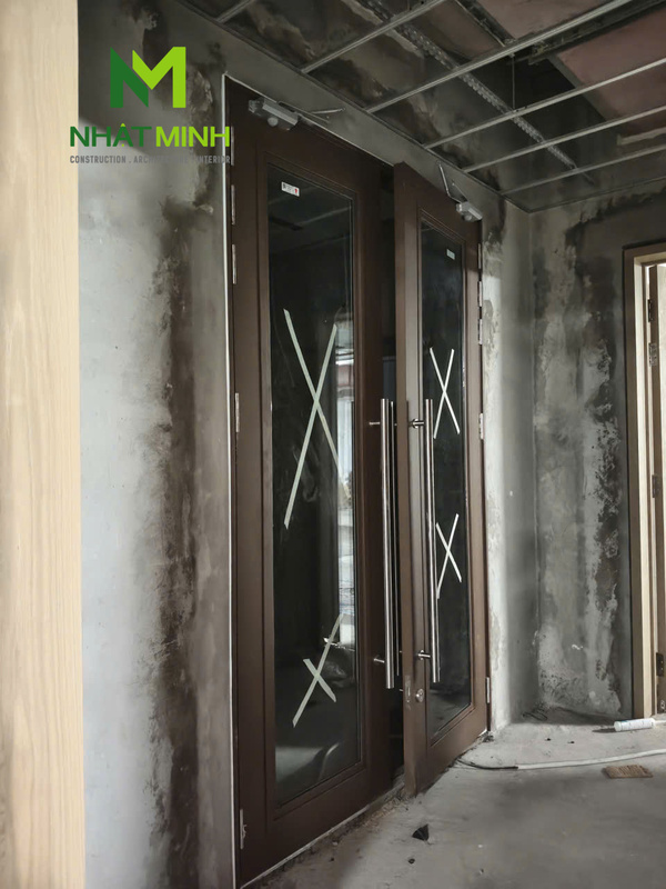 Lắp cửa thép chống cháy EI60 & cửa kính chống cháy EI60 cho khách sạn tại Quảng Ninh