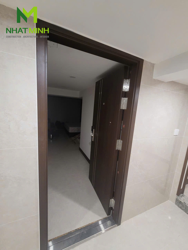 Lắp cửa thép chống cháy EI60, cửa thép vân gỗ Galaxy cho khách sạn tại The Manor