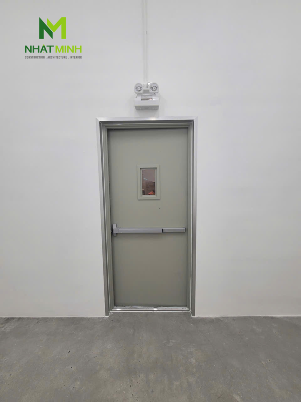 Lắp cửa thép chống cháy EI90 nhà xưởng Core5 Hưng Yên
