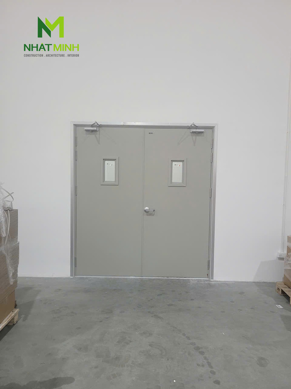 Lắp cửa thép chống cháy EI90 nhà xưởng Core5 Hưng Yên