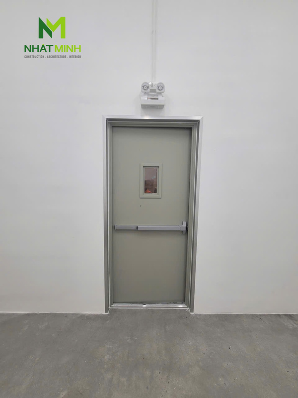 Lắp cửa thép chống cháy EI90 nhà xưởng Core5 Hưng Yên