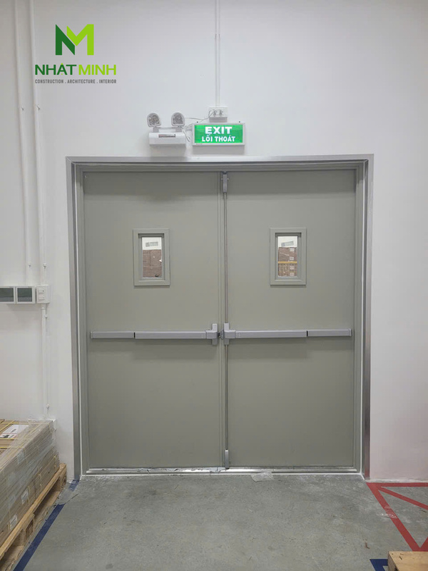 Lắp cửa thép chống cháy EI90 nhà xưởng Core5 Hưng Yên