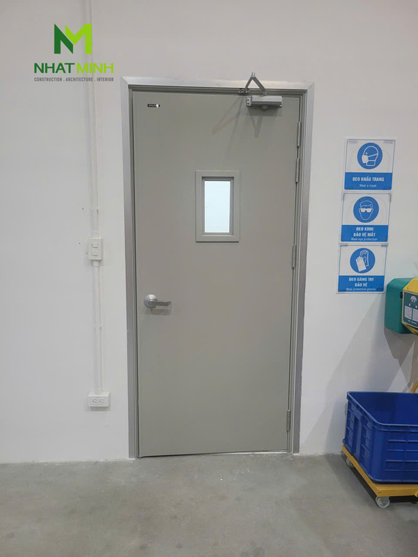 Lắp cửa thép chống cháy EI90 nhà xưởng Core5 Hưng Yên