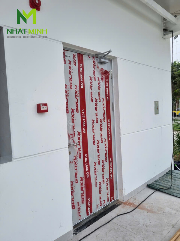 Lắp cửa thép chống cháy EI90 Nhà máy sữa Vinamilk, KCN Tiên Du, Bắc Ninh