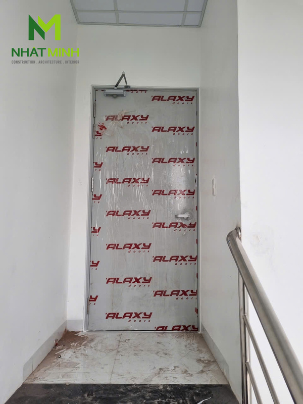 Lắp cửa thép chống cháy EI90 Nhà máy sữa Vinamilk, KCN Tiên Du, Bắc Ninh