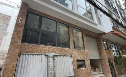 Lắp cửa thép an toàn cho nhà phố tại Hoàng Quốc Việt, Hà Nội