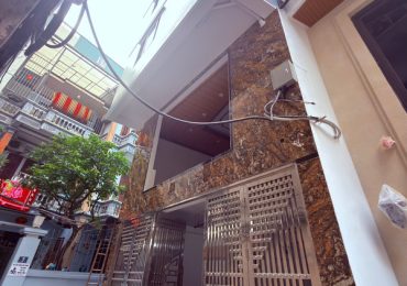 Lắp cửa thép vân gỗ, cửa thép chống cháy chung cư ngõ 89 Lê Đức Thọ