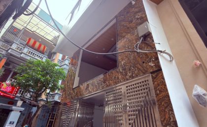 Lắp cửa thép vân gỗ, cửa thép chống cháy chung cư ngõ 89 Lê Đức Thọ