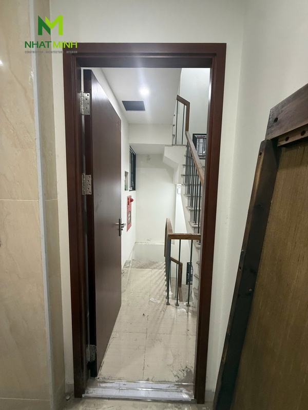 Lắp cửa thép an toàn cho nhà phố tại Hoàng Quốc Việt, Hà Nội