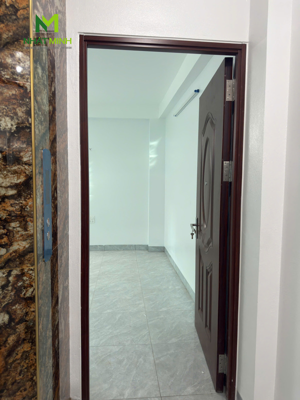 Lắp cửa thép vân gỗ, cửa thép chống cháy chung cư ngõ 89 Lê Đức Thọ