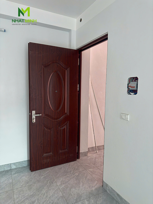 Lắp cửa thép vân gỗ, cửa thép chống cháy chung cư ngõ 89 Lê Đức Thọ