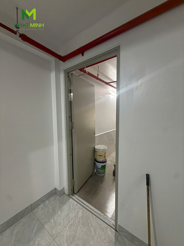 Lắp cửa thép vân gỗ, cửa thép chống cháy chung cư ngõ 89 Lê Đức Thọ