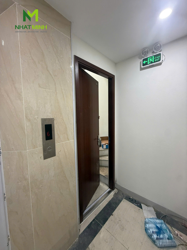 Lắp cửa thép an toàn cho nhà phố tại Hoàng Quốc Việt, Hà Nội