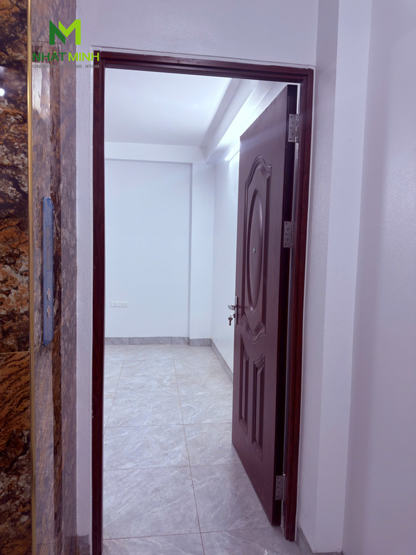 Lắp cửa thép vân gỗ, cửa thép chống cháy chung cư ngõ 89 Lê Đức Thọ