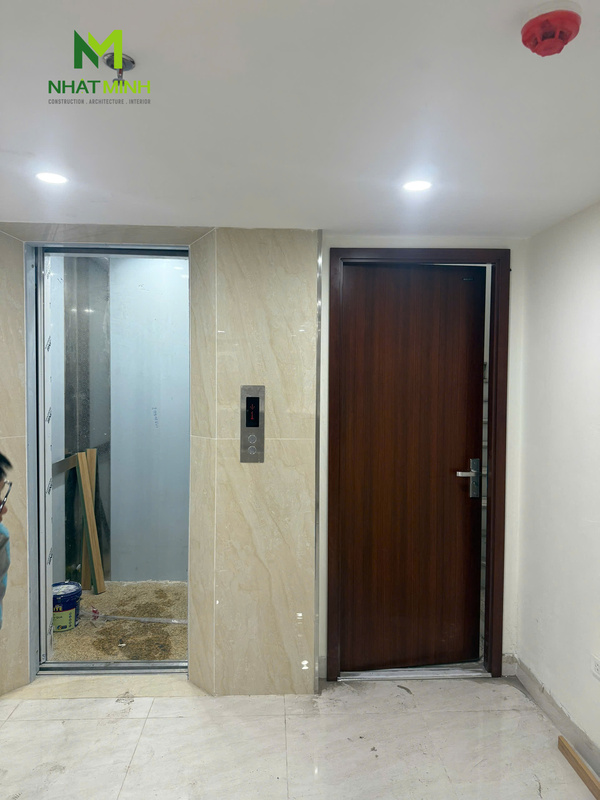 Lắp cửa thép an toàn cho nhà phố tại Hoàng Quốc Việt, Hà Nội