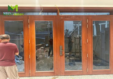 Lắp cửa thép vân gỗ 4 cánh Galaxy cho nhà phố ngõ 149 Lê Duẩn, Hà Nội