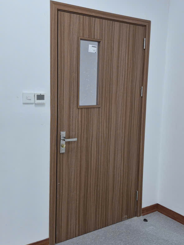 Lắp cửa nhựa composite Galaxy Nhà máy Mitrastar Hưng Yên